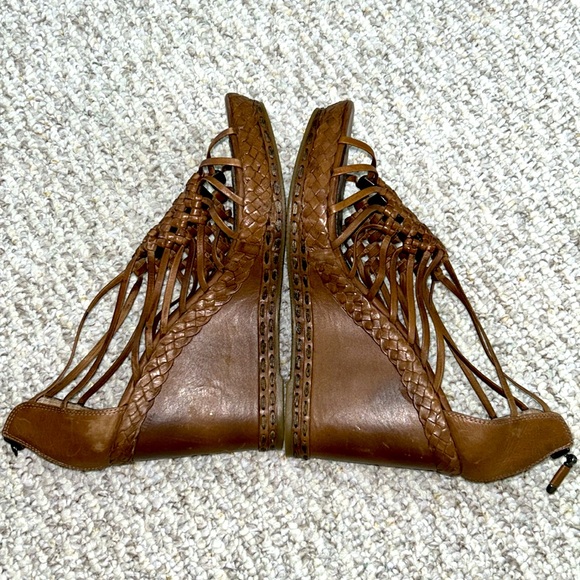 NEW B. Makowsky Akron Cuoio Leather Wedge Sandals - Picture 8 of 9